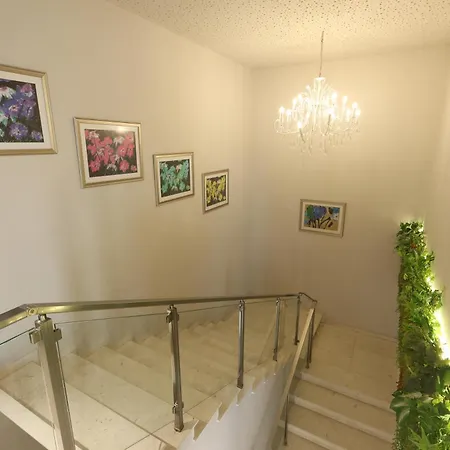 Metro Terminal Hotel 4*